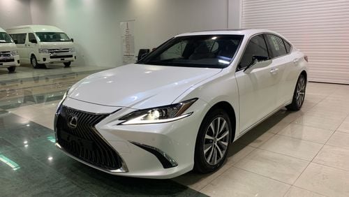 Lexus ES350 3.5 L With Warranty & VAT MY2019