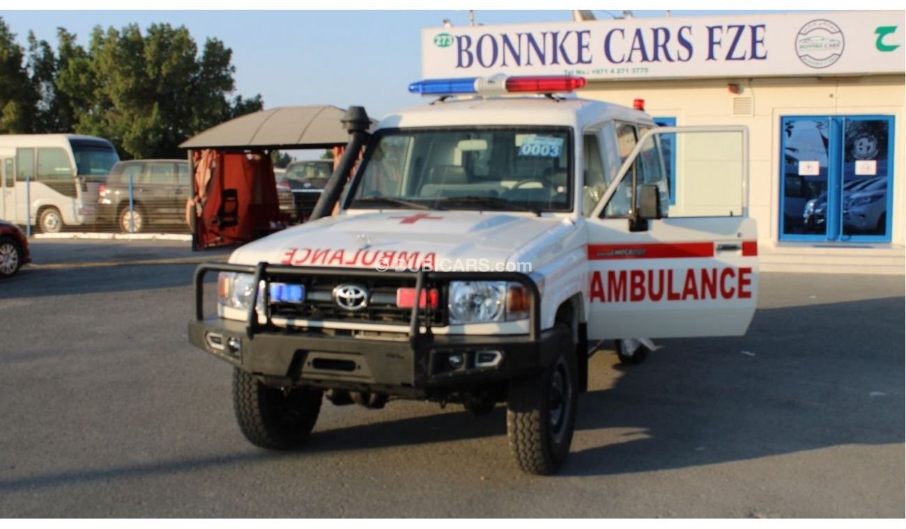 تويوتا لاند كروزر هارد توب AMBULANCE ، LC78 ، هارد توب ، 4 × 4 ، ناقل حركة يدوي ، ديزل ، محرك اليد اليسرى