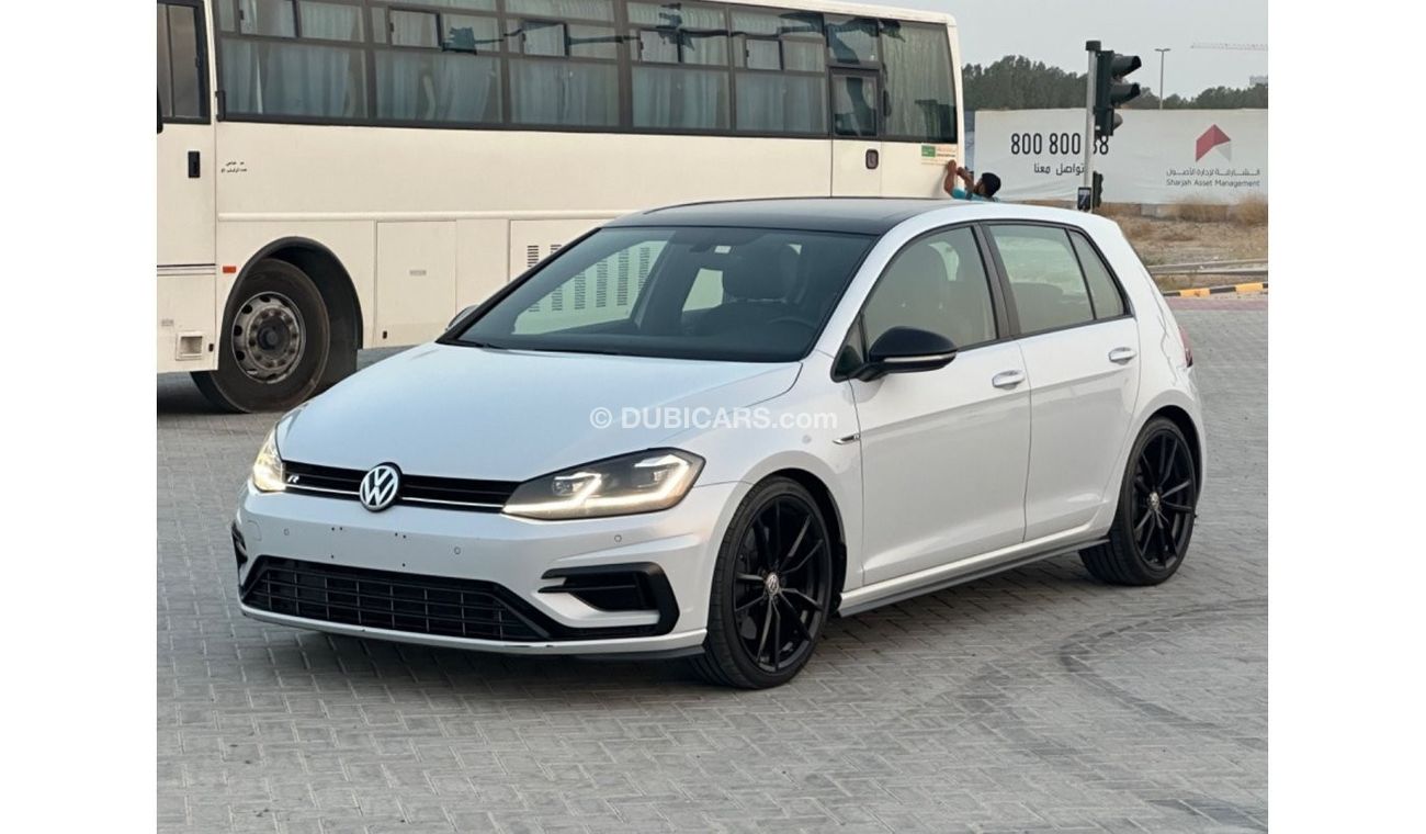 Volkswagen Golf R MODEL 2018. GCC CAR PERFECT CONDITION INSIDE AND OUTSIDE FULL OPTION PANORAMIC ROOF LEATHER SEATS ON