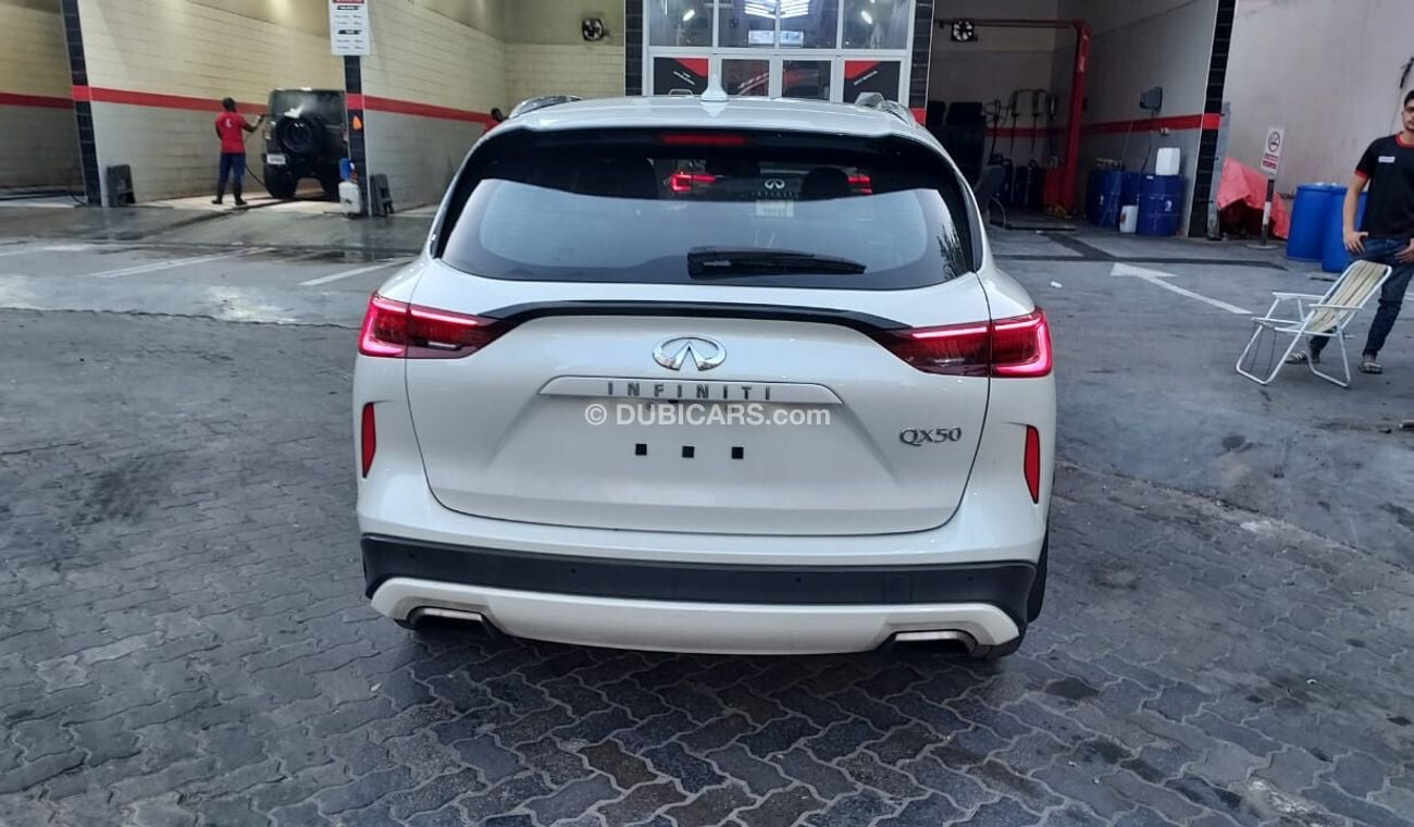 إنفينيتي QX50 Luxury 2.0L FWD