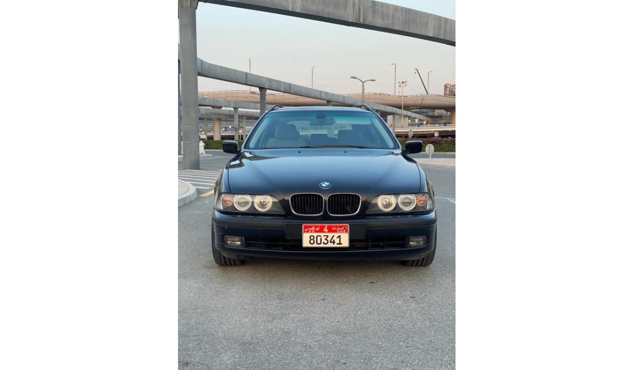 بي أم دبليو 523i i Station Wagon