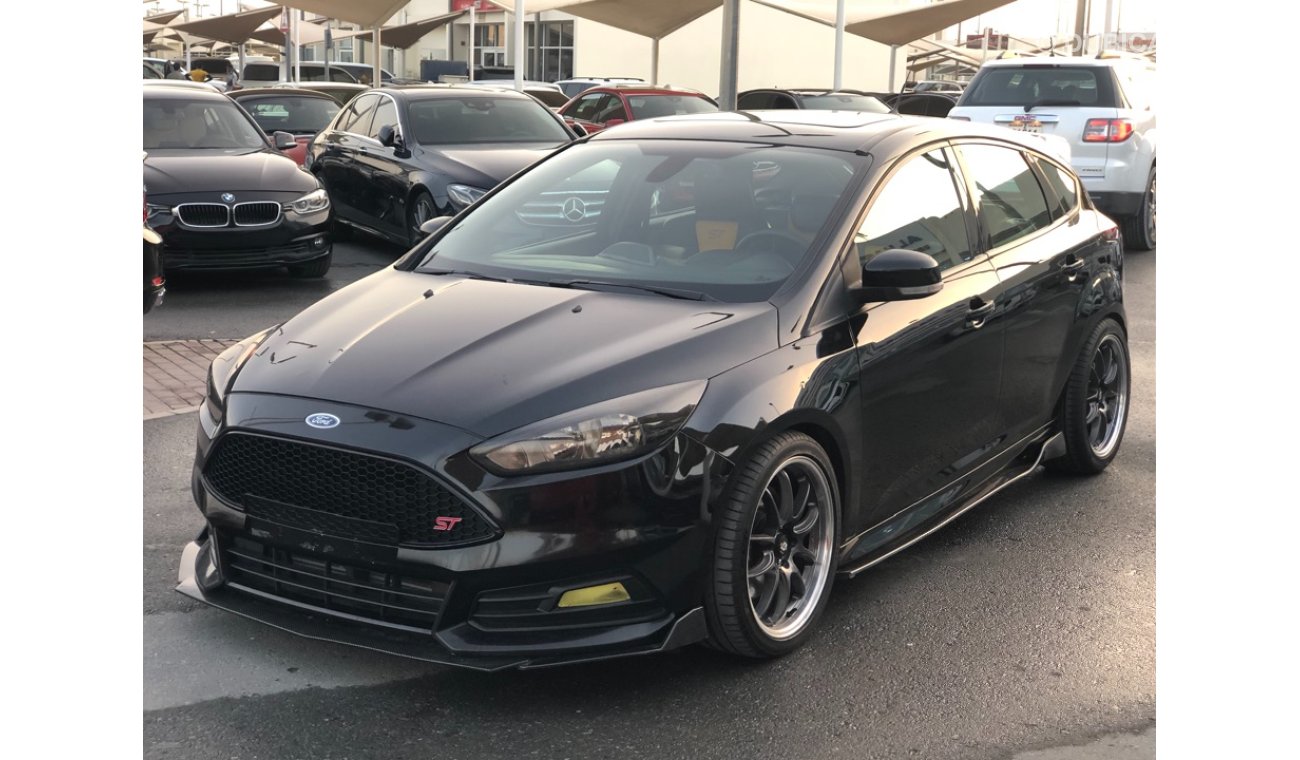 Ford Focus FORD FOCUS ST MODEL 2017 GCC CAR PERFECT CONDITION FULL OPTION SUN ROOF LEATHER SEATS BACK CAMERA BA