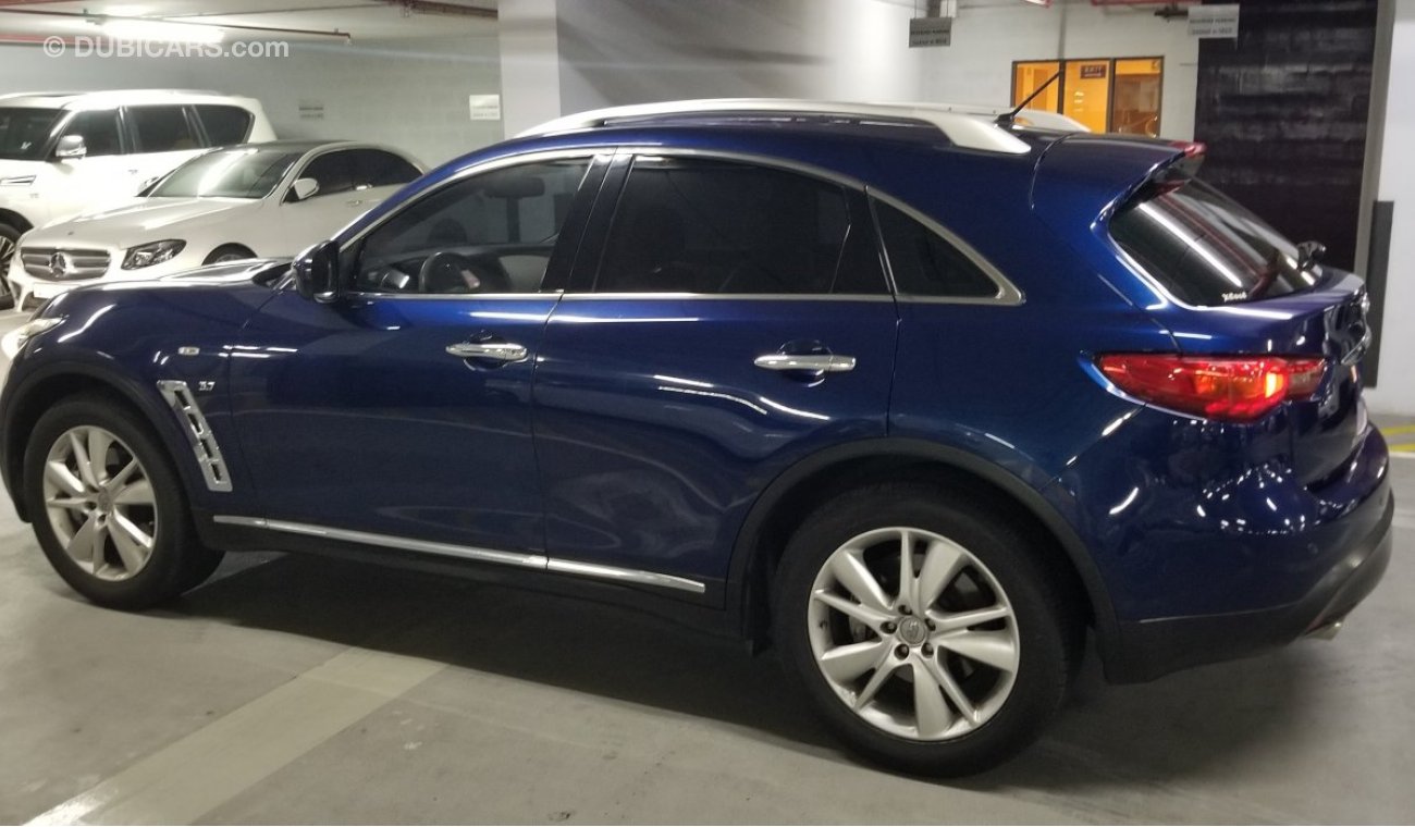 إنفينيتي QX70