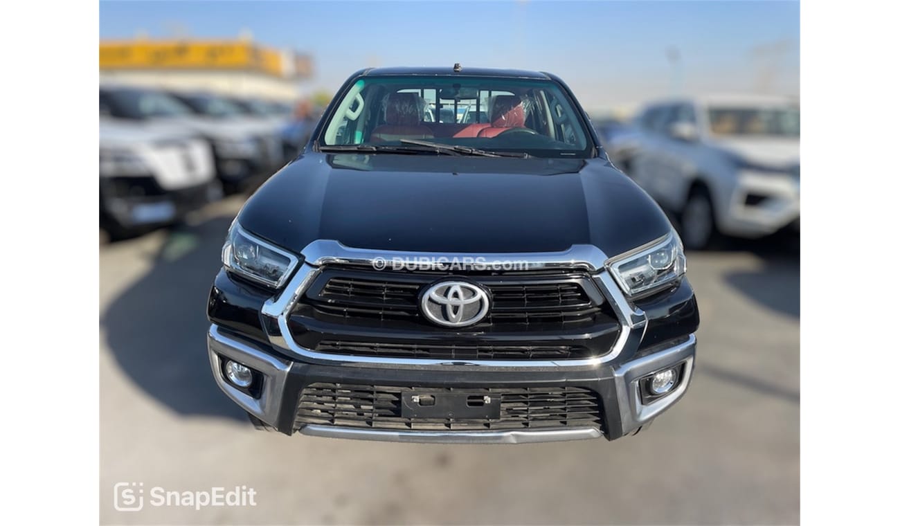 تويوتا هيلوكس Toyota Hilux pickup 2017 2.7 V4 petrol Transmission automatic vert neat and clean perfect condition