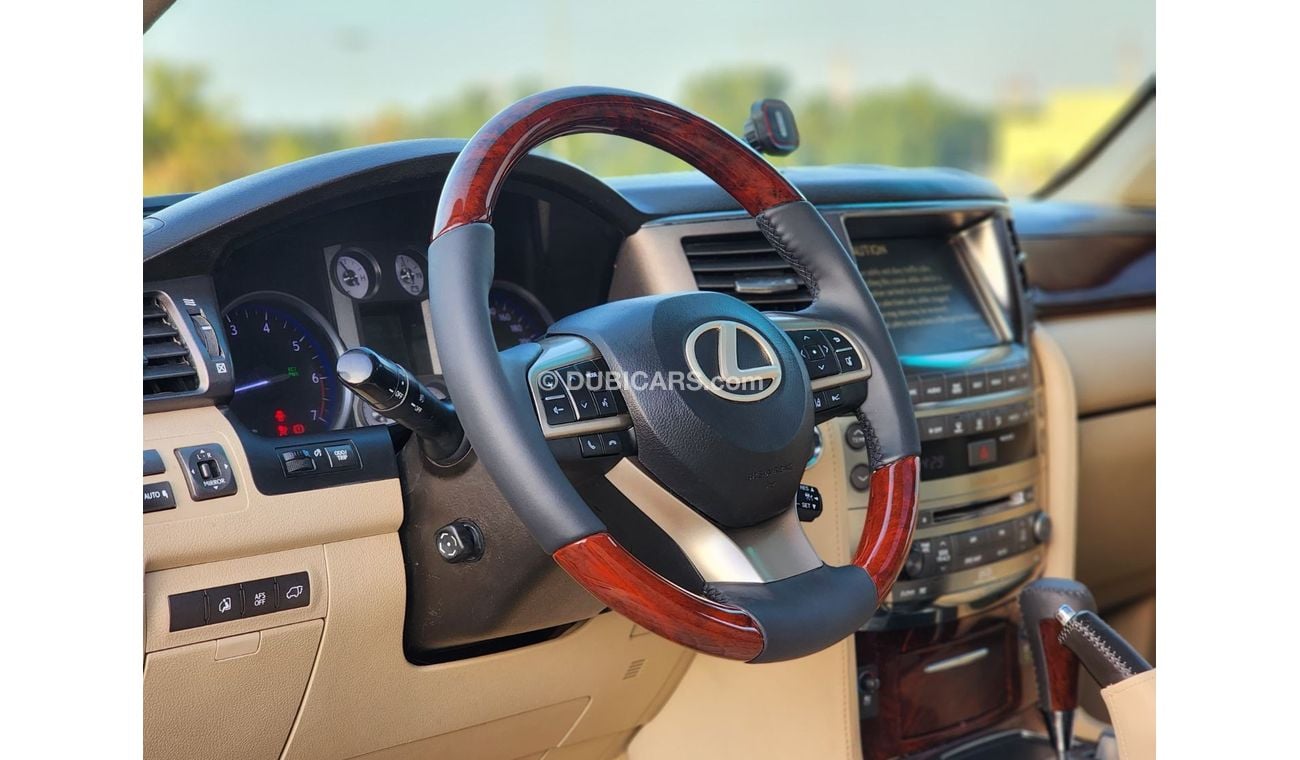 Lexus LX570 facelifted