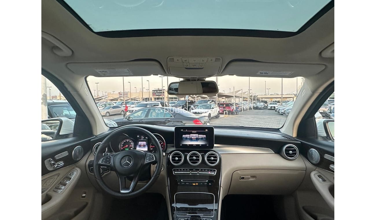 مرسيدس بنز GLC 300 Mercedes GLC 300 _American_2018_Excellent Condition _Full option