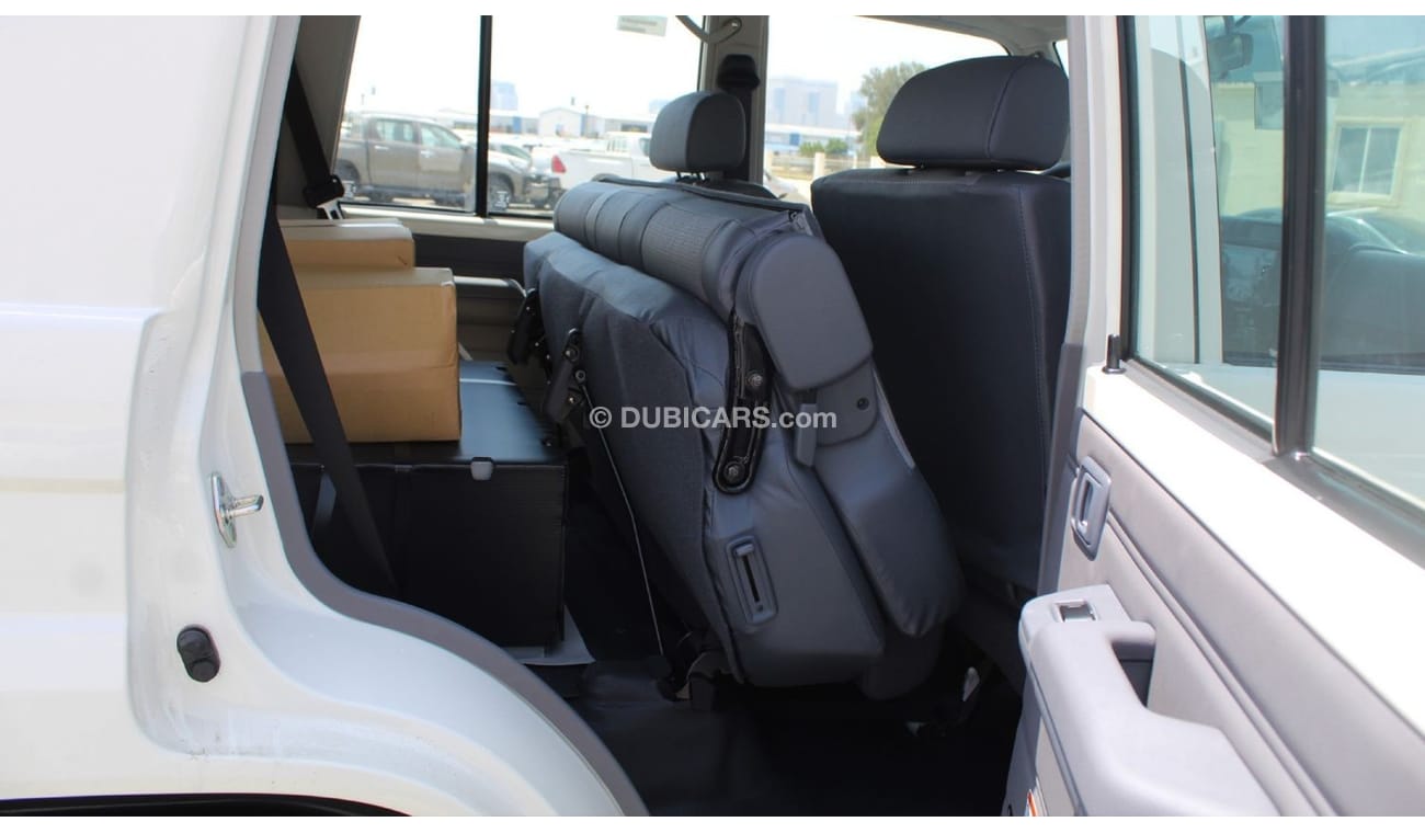 تويوتا لاند كروزر هارد توب TOYOTA LAND CRUISER 70 4.2L STD 10 SEATER WITH ABS & AIRBAG MT