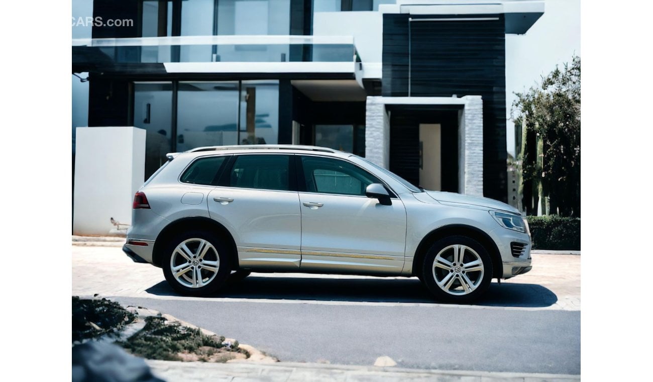 Volkswagen Touareg Highline Plus AED 1,585 PM AVAILABLE | FSH | LOW MILEAGE | VOLKSWAGEN TOUAREG 2018 | V6