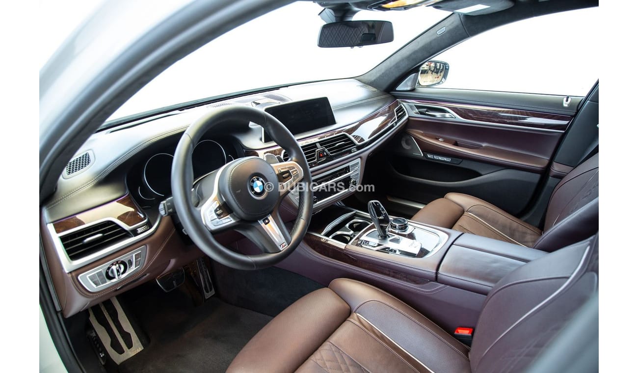 BMW 750Li Luxury 4.4L (443 HP)