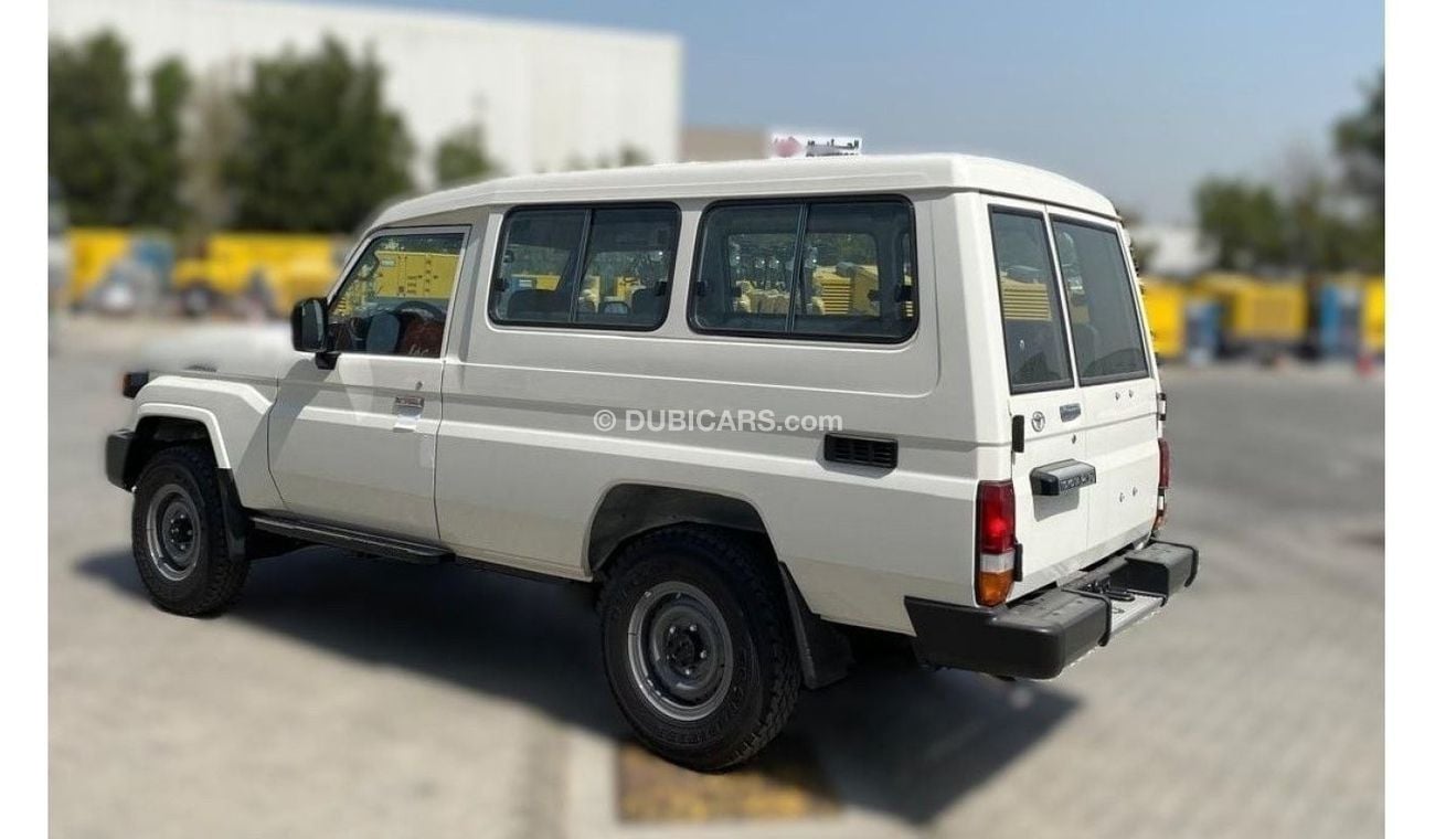 Toyota Land Cruiser Hard Top 78 4.2L DIESEL MANUAL TRANSMISSION ( ONLY FOR RE EXPORT OUTSIDE GCC COUNTRIES)