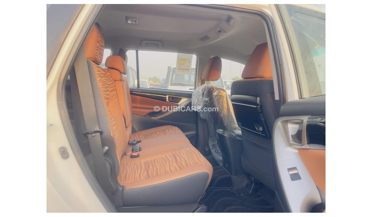 تويوتا إينوفا Toyota Innova 2.7l Van, A/T, 2023 model