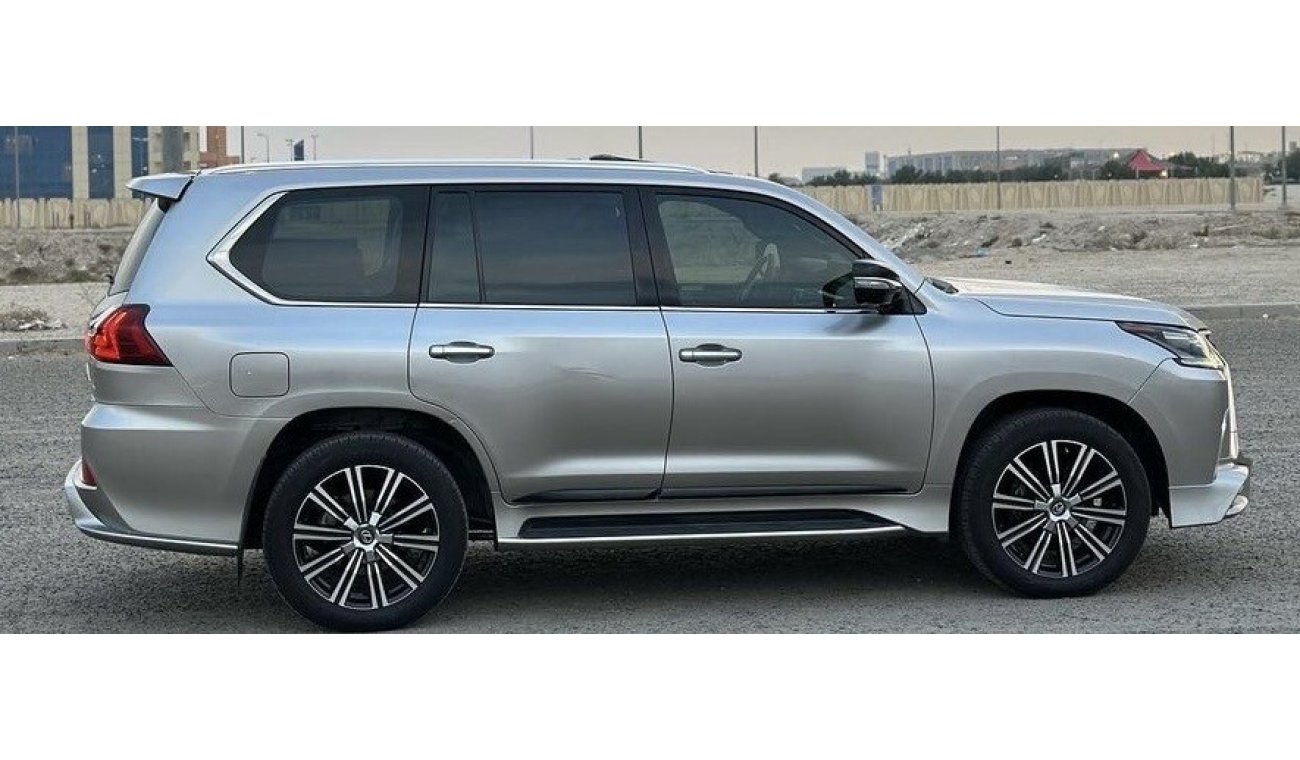 Lexus LX570