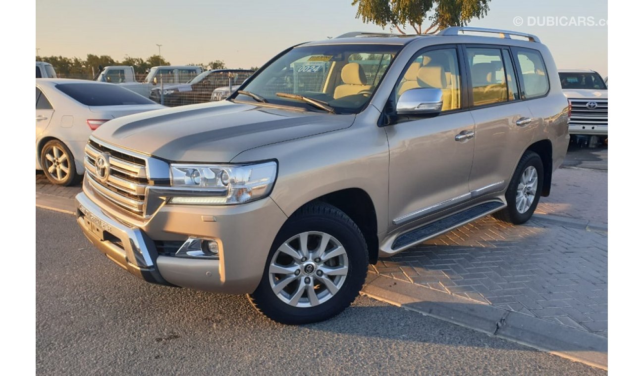 Toyota Land Cruiser GXR - V6 - 2018 - PETROL (FULL OPTION)