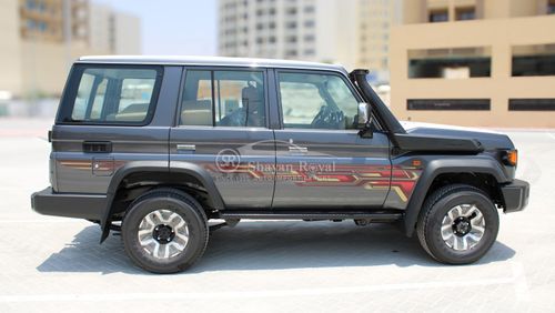 تويوتا لاند كروزر هارد توب 2024 LC76 2.8L DIESEL 4WD 5DR LX FULL OPTION A/T