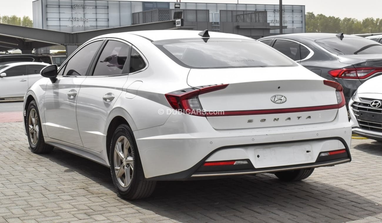 Hyundai Sonata Mid option خاليه من الحوادث