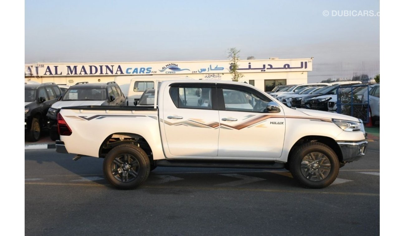 تويوتا هيلوكس Hilux 2.7L AT 4x4 Full option with push Start ( Inside Black and Red Available )