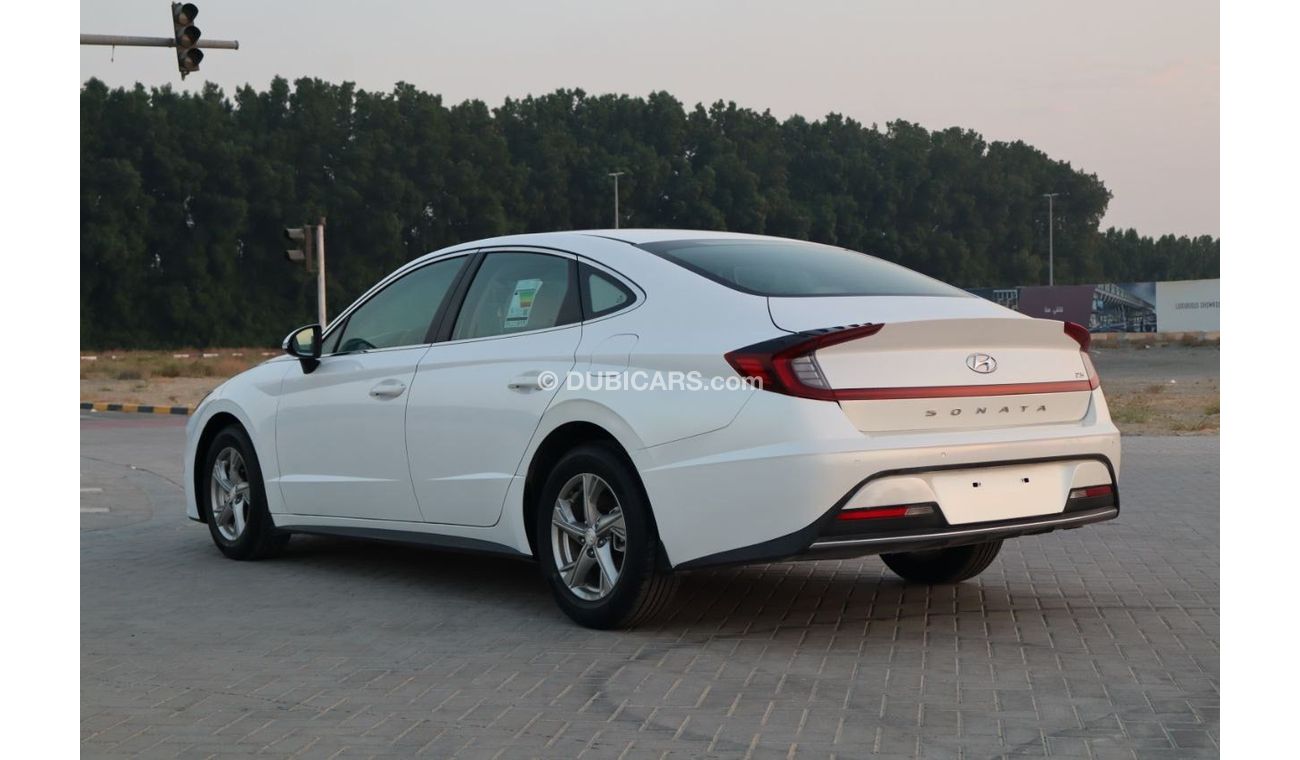 Hyundai Sonata Base 2.5L