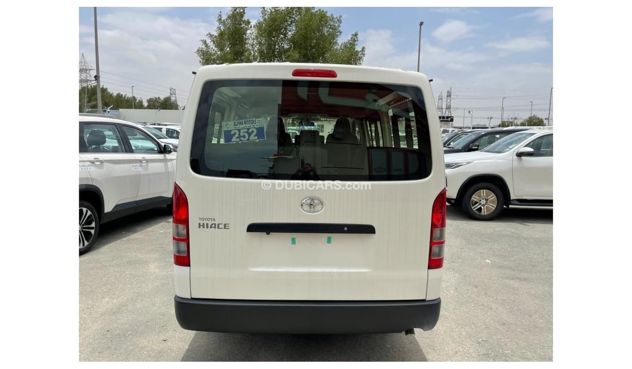 تويوتا هاياس Toyota Hiace Std roof, 2.5l diesel, 2023 model