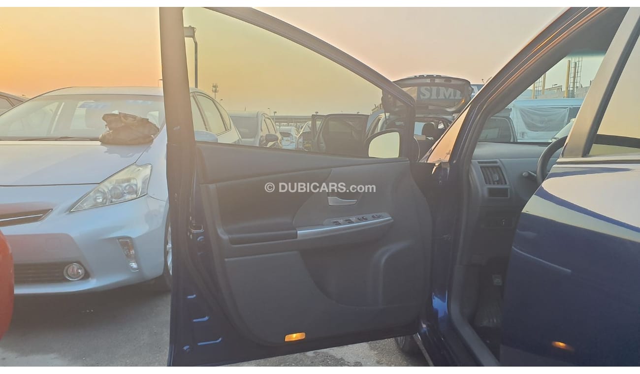 تويوتا برياس Prius Alpha 7 Seater Orignal LHD