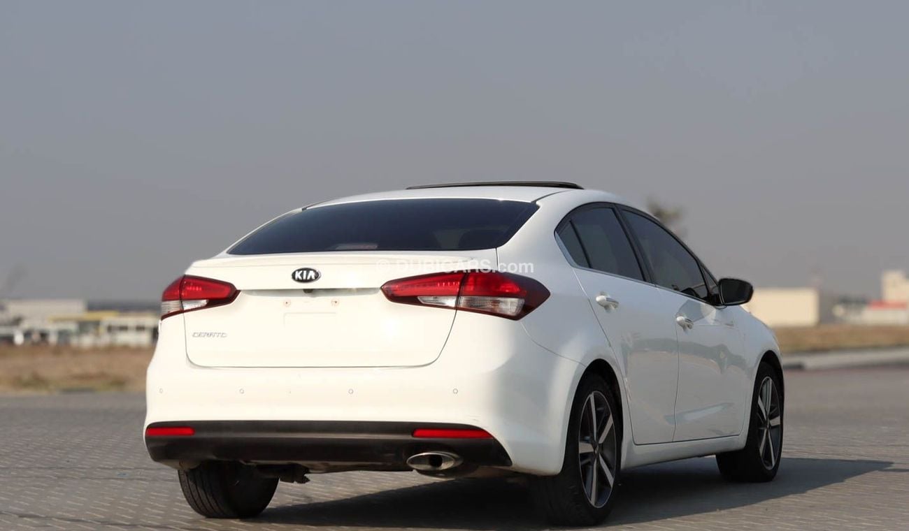 كيا سيراتو Top 1.6L Kia cerato 2.0L 2017 full option GCC accident free in excellent condition