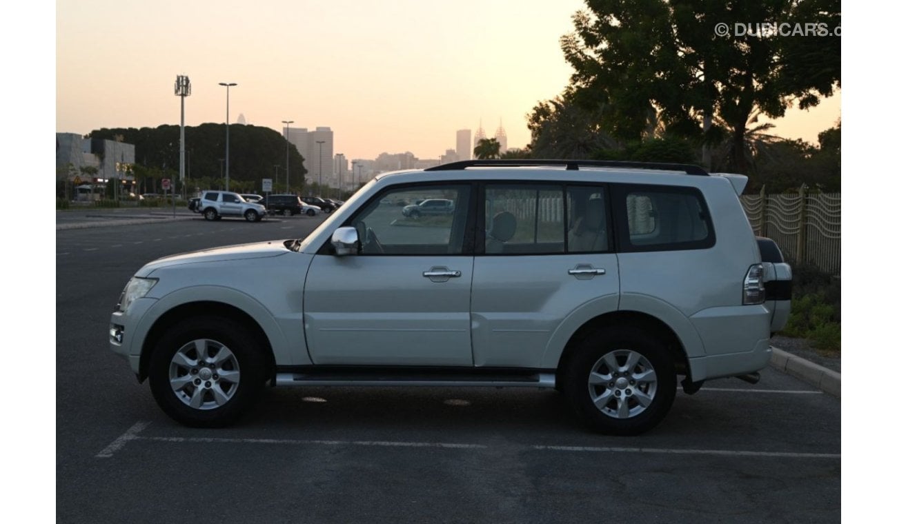 Mitsubishi Pajero GLS Highline Top 0% DP - GCC SPECS - MERCEDESE A250 AMG KIT - 2.0 TURBO CHARGE I4 2014 - MINT CONDIT