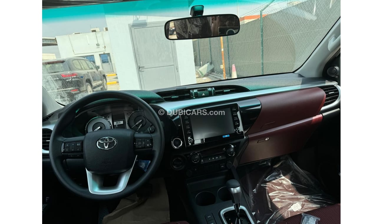 تويوتا هيلوكس Toyota Hilux 2.7L Petrol AT Full Option With Bush Start MY2025