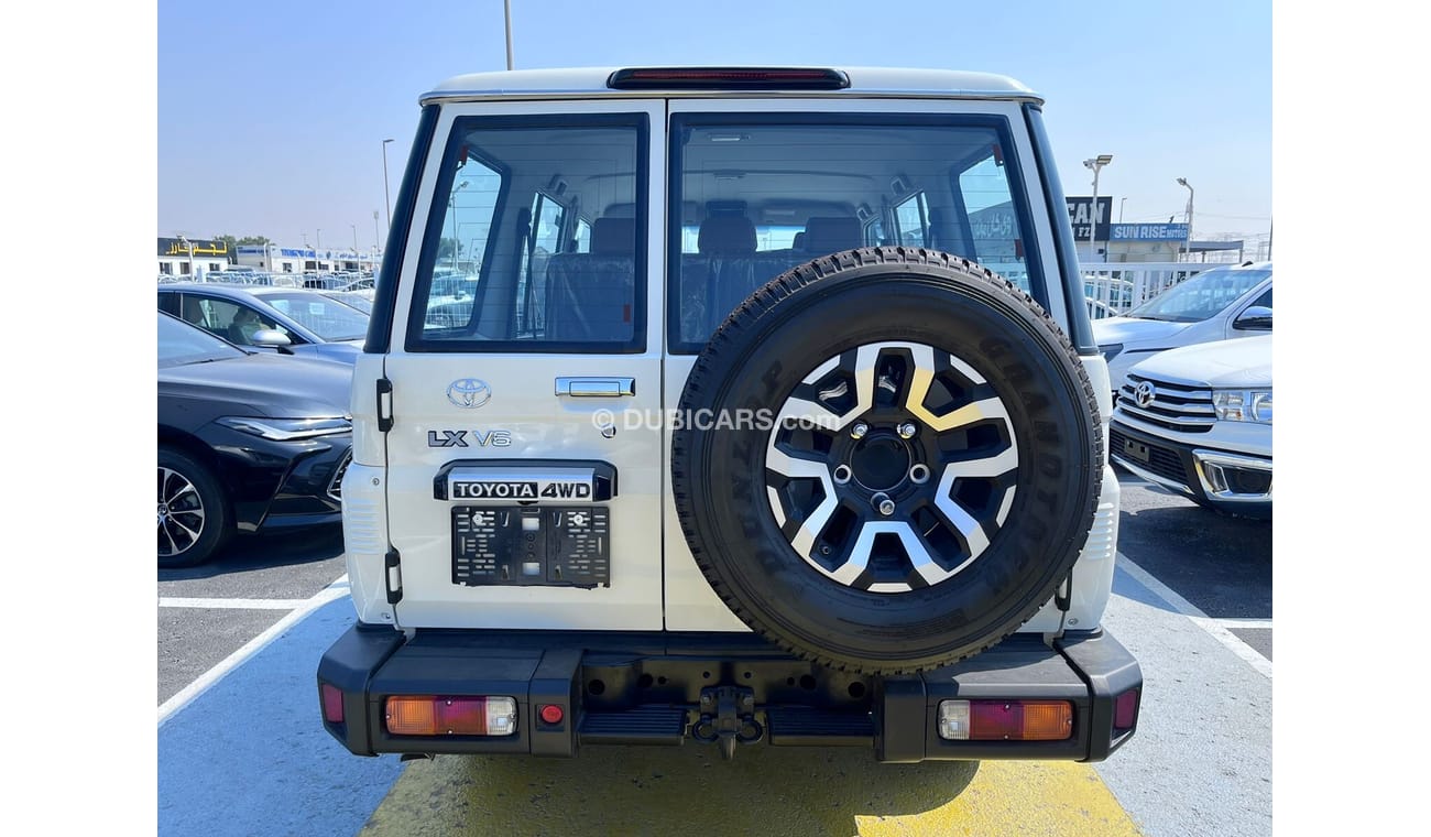 Toyota Land Cruiser Hard Top 4,0L V6 A/T GAS LX