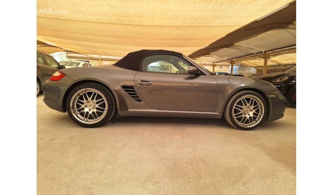 Porsche Boxster PORSCHE BOXSTER 2.7L 2005 CONVERTIBLE LOW MILEAGE IN EXCELLENT CONDITION