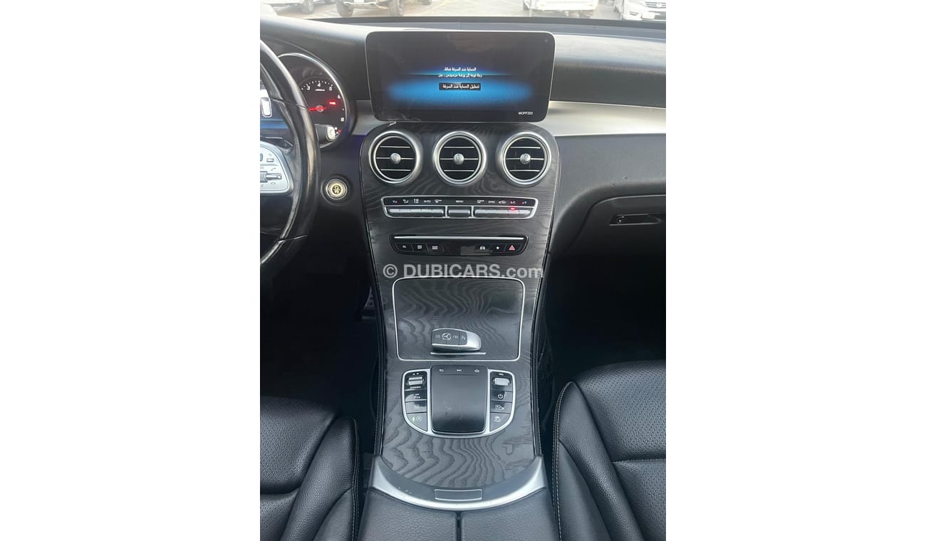 مرسيدس بنز GLC 350 Mercedes GLC300 _American_2020_Excellent Condition _Full option