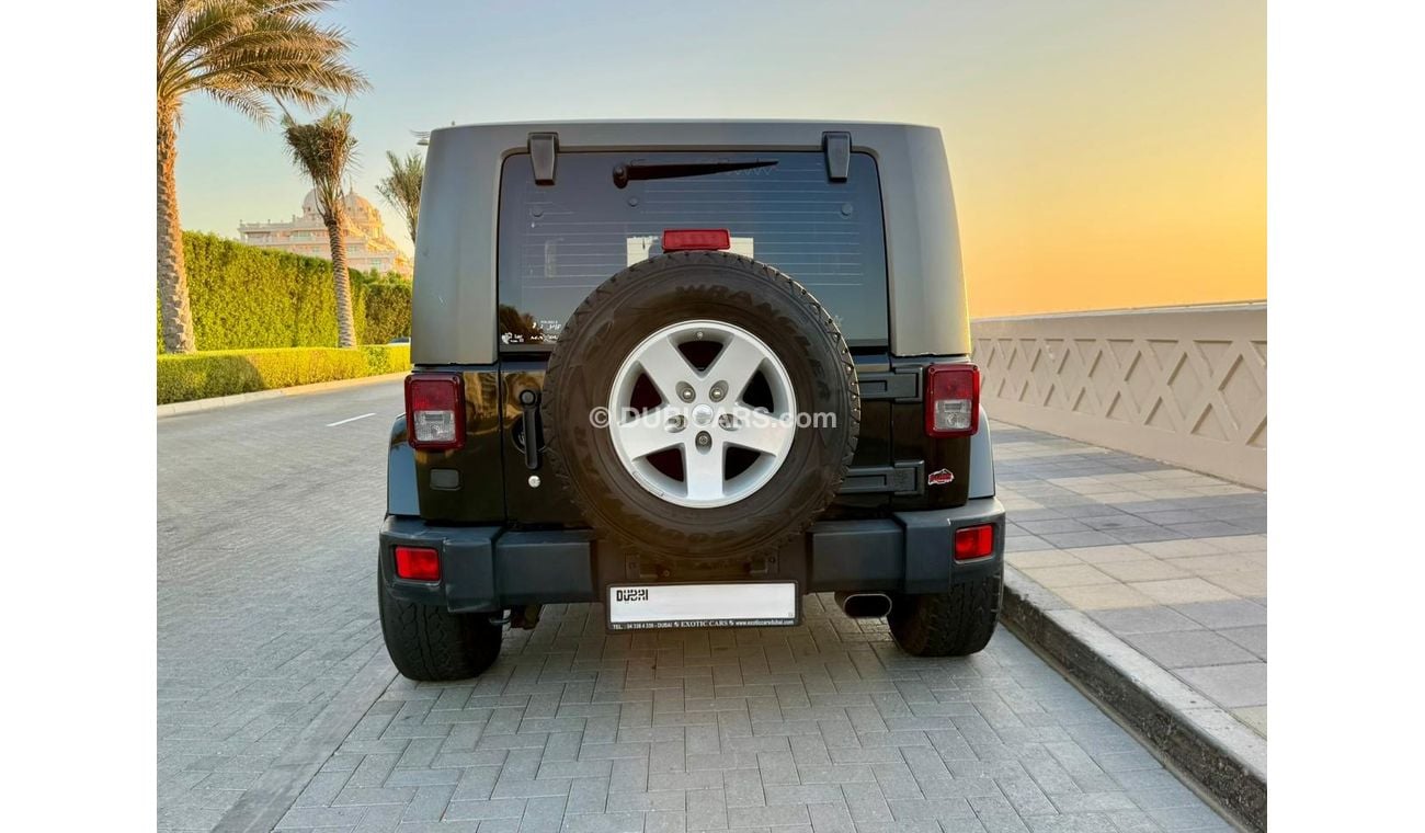 Jeep Wrangler Sahara 3.6L A/T