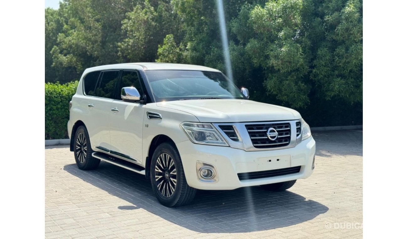 Nissan Patrol Nissan patrol 2010 V8 big engine Gcc Full options