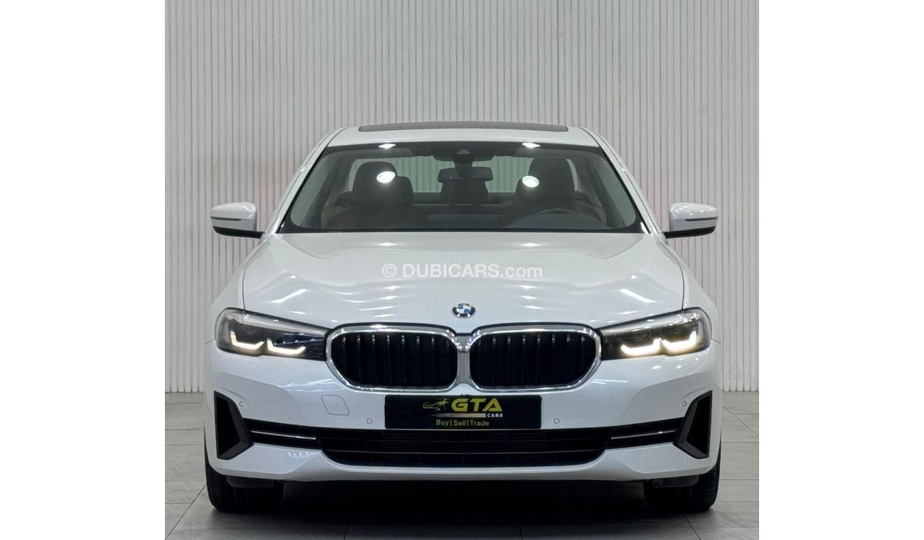 بي أم دبليو 520i Std 2.0L 2022 BMW 520i, Jan 2026 BMW Warranty + Service Pack, Low Kms, GCC