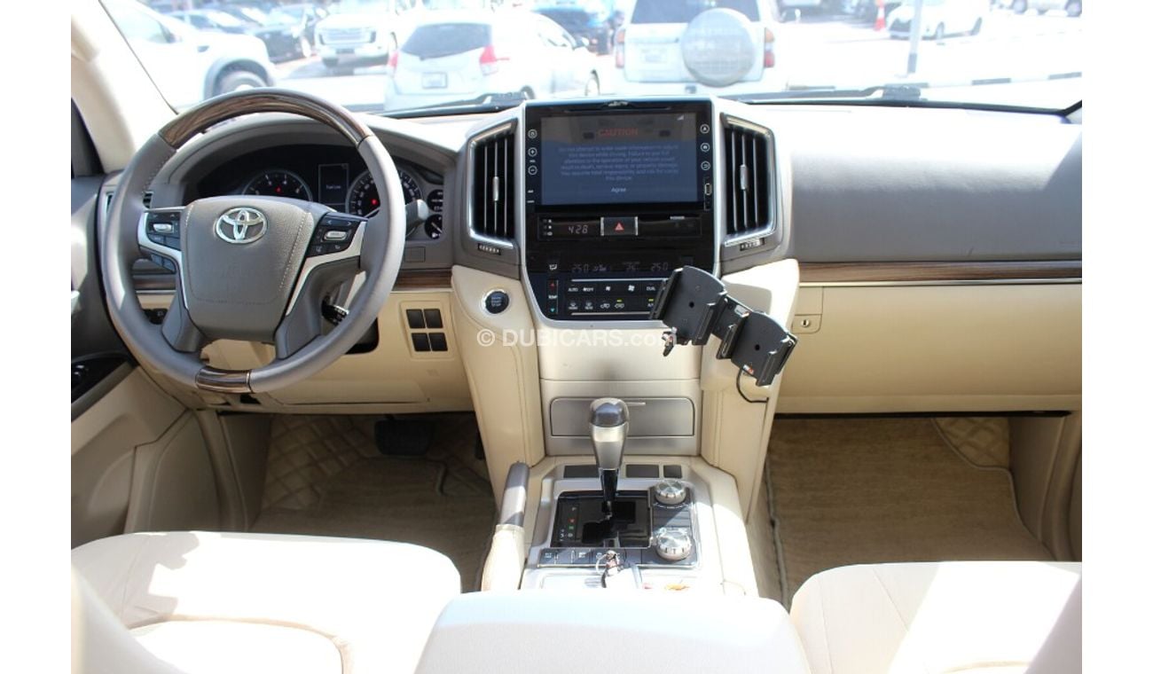 Toyota Land Cruiser (2019) EXR V8 5.7, GCC