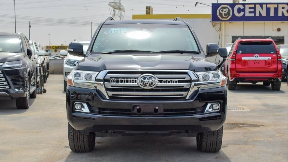 Used Toyota Land Cruiser V8 2020 for sale in Dubai - 642051