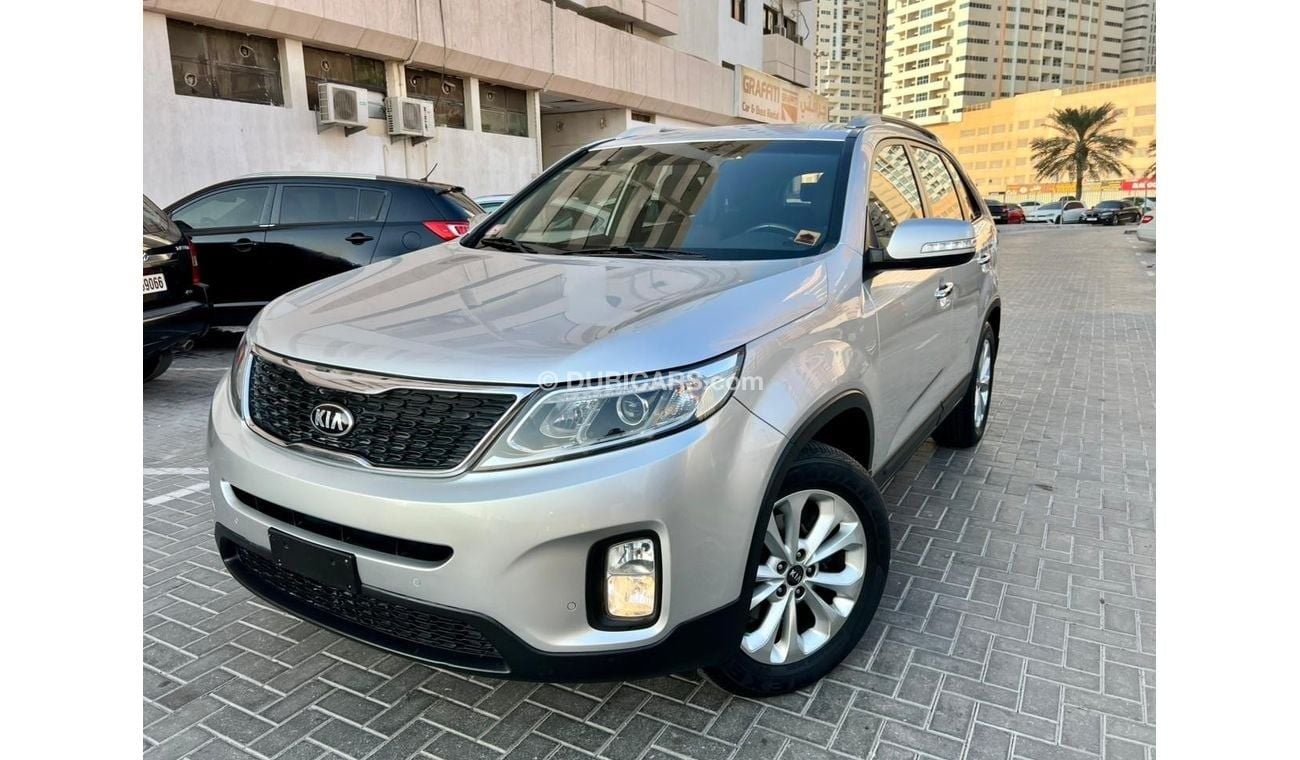 كيا سورينتو Base 2.4L AWD KIA SORENTO GCC 7 SEAT ORGINAL PAINT MODEL / 2014