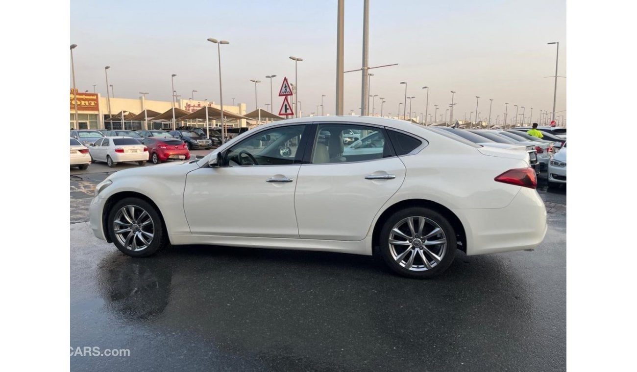 Infiniti Q70 Luxury Infiniti Q70_Gcc_2017_Excellent_Condition _Full option