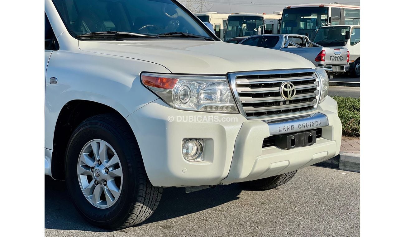 Toyota Land Cruiser LAND CRUISER GXR 2011 V6 PETROL 4x4 . 7 SEATER