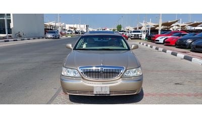 Lincoln Town Car very clean car