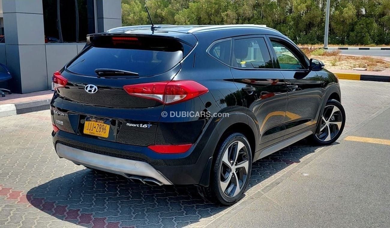 Hyundai Tucson very clean car