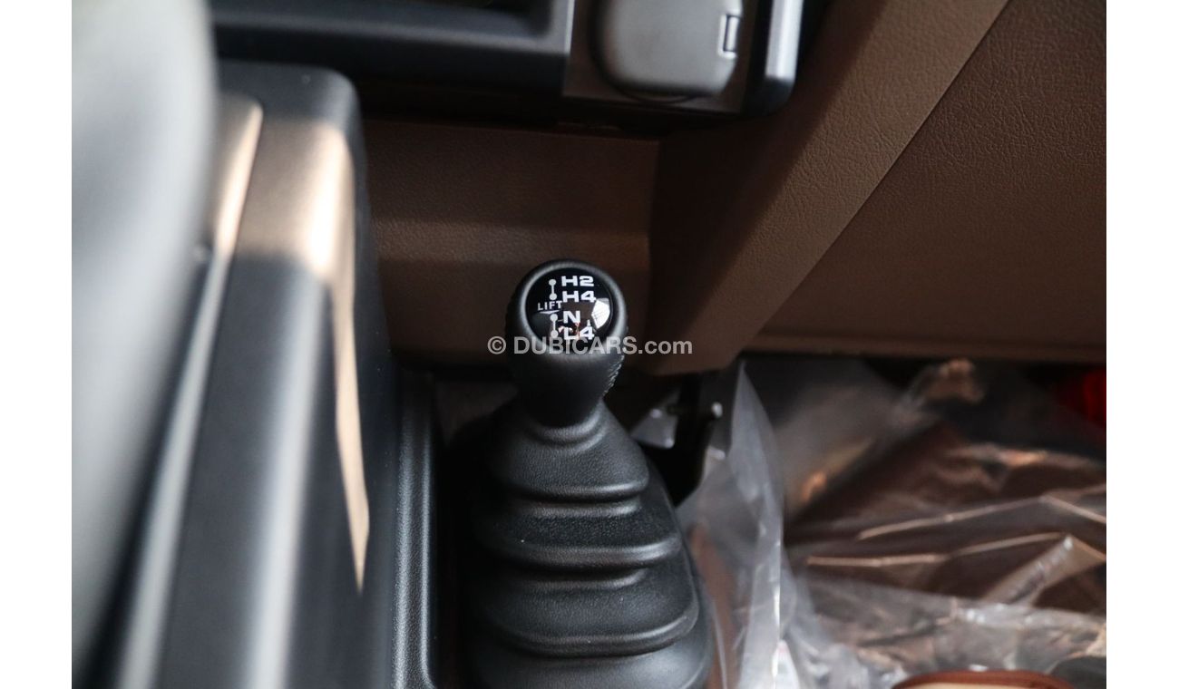 Toyota Land Cruiser 70 2024 LAND CRUISER GRJ 71 4.0 V6 AT FULL OPTION **التصدير فقط خارج الخليج**EXPORT ONLY**