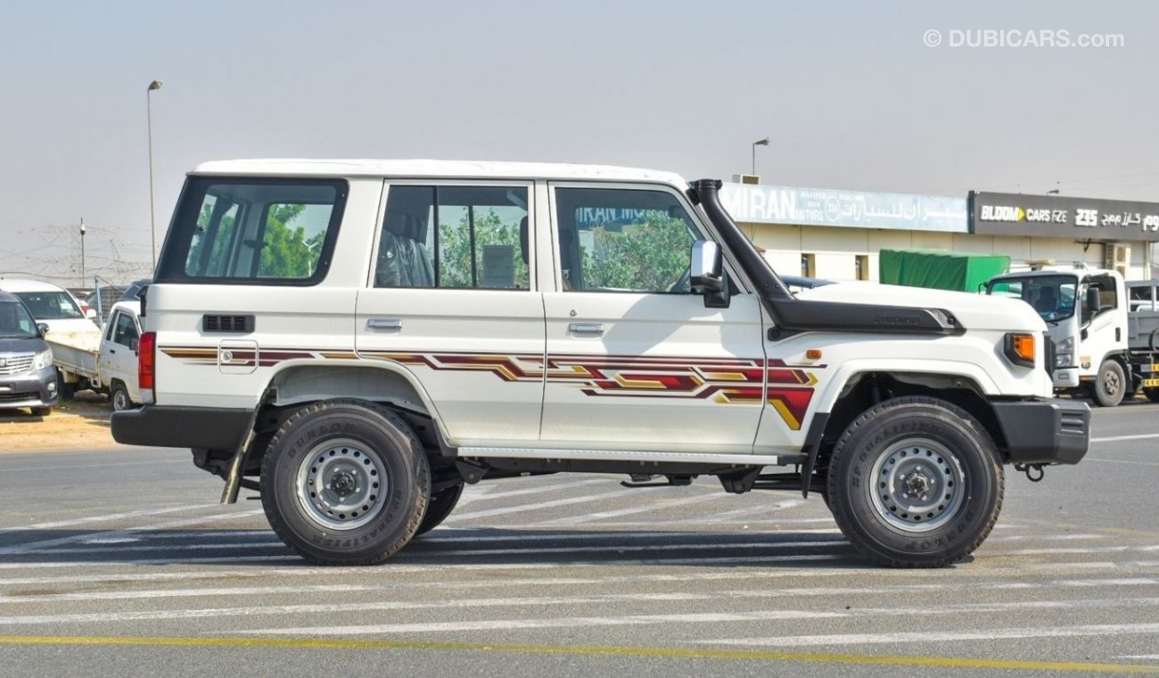 تويوتا لاند كروزر هارد توب Toyota Land Cruiser LC76 DSL 4.5L V8 | Hard Top | White | 2024 (Export)