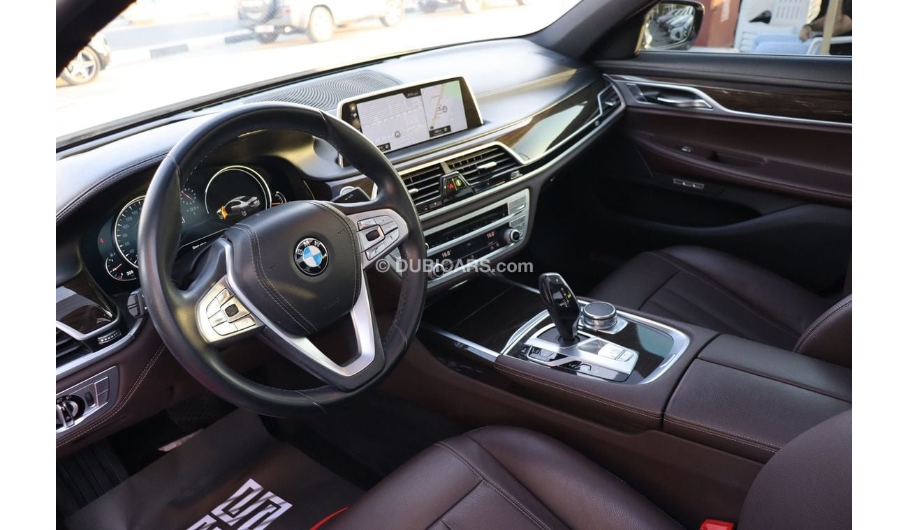 BMW 730Li Luxury 2.0L BMW 730iL / 2016 / GCC / First Owner Free Accident