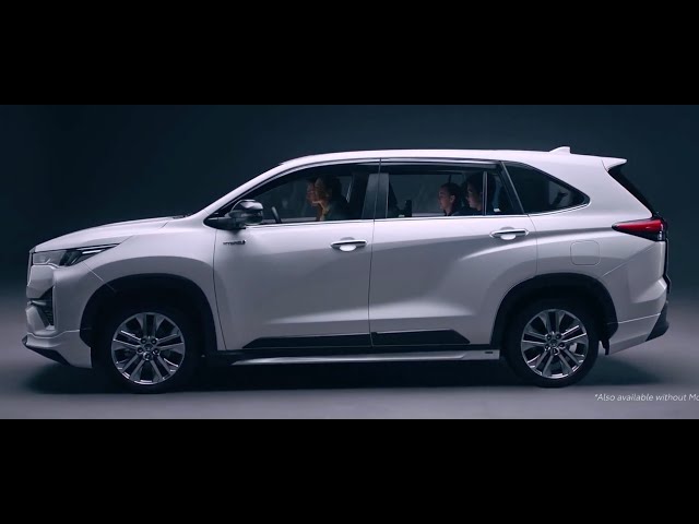Toyota Innova interior - Side Profile