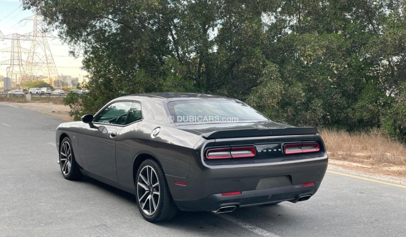 Dodge Challenger R/T 5.7L (370 HP)