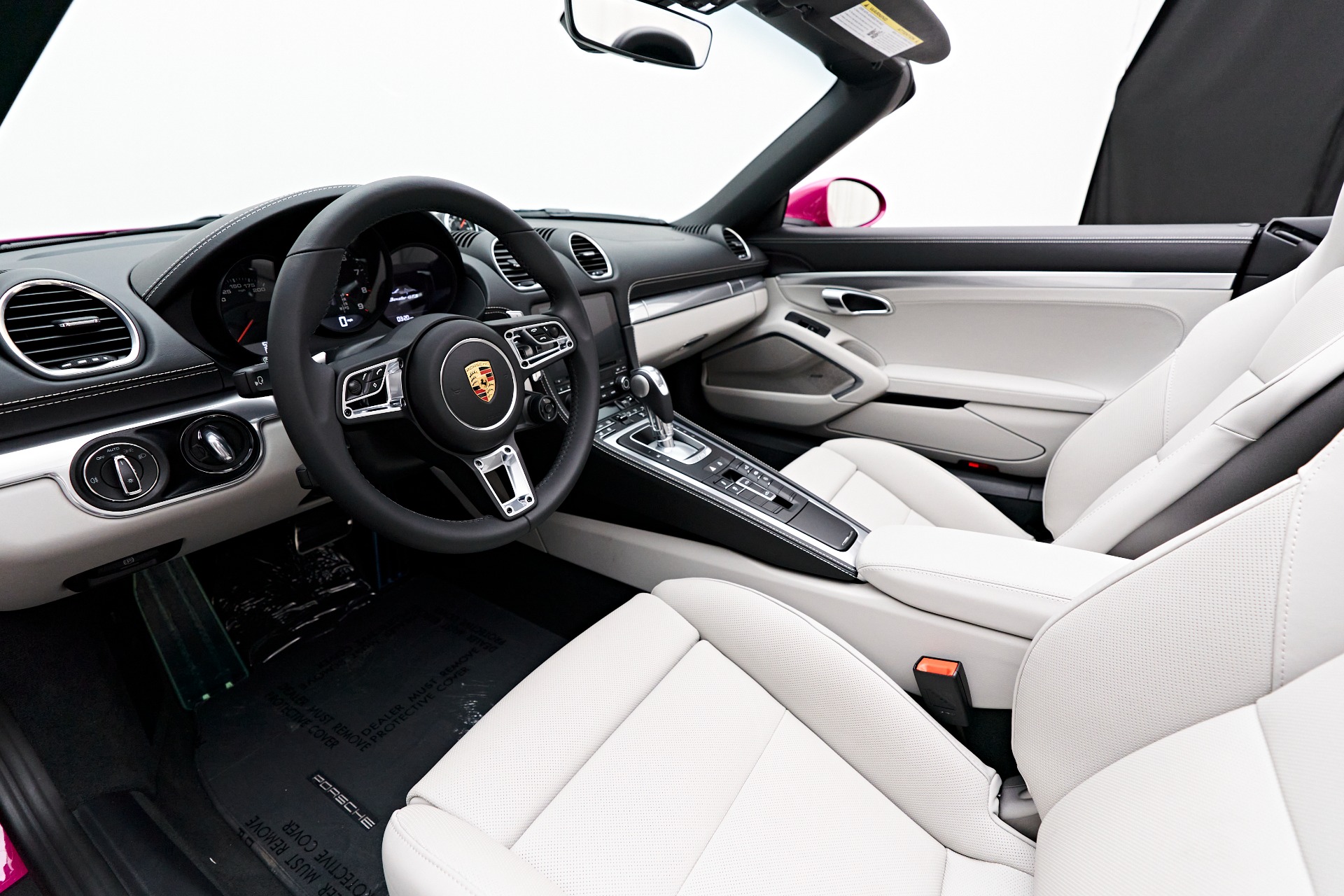 Porsche 718 interior - Convertible Cockpit