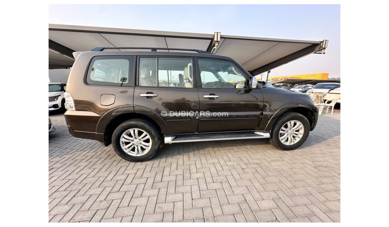 Mitsubishi Pajero GLS Highline خليجي خاليه من الحوادث