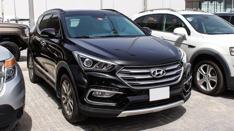 Hyundai Santa Fe 3.3L for sale: AED 63,000. Black, 2017