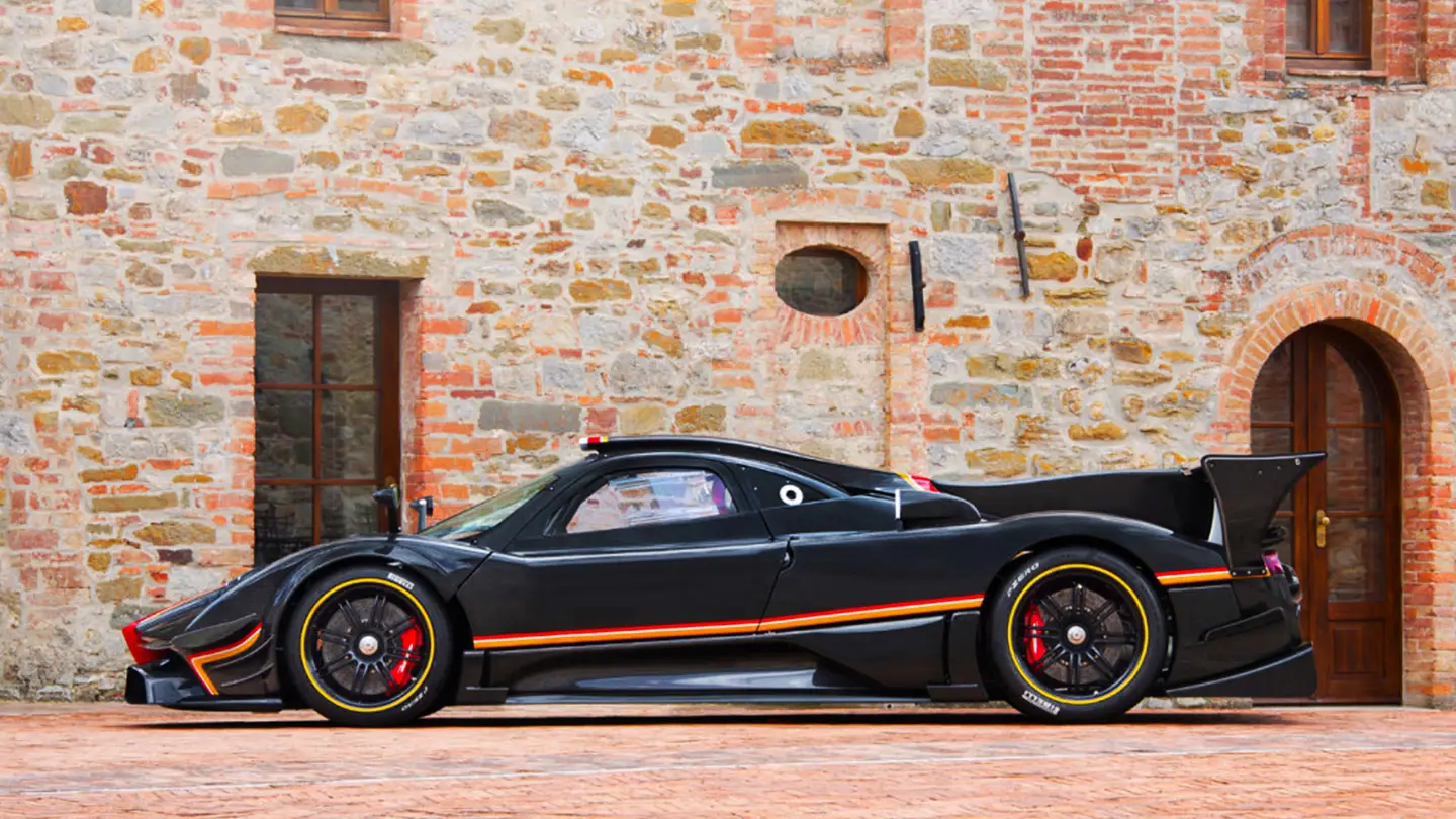 Pagani Zonda R exterior - Side Profile