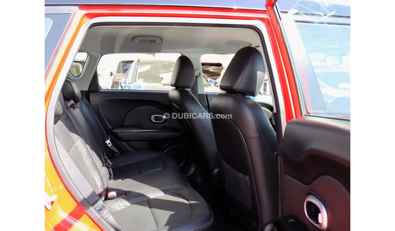 Kia Soul EX ACCIDENTS FREE - GCC - 2000 CC - FULL OPTION WITHOUT SUNROOF - PERFECT CONDITION INSIDE OUT