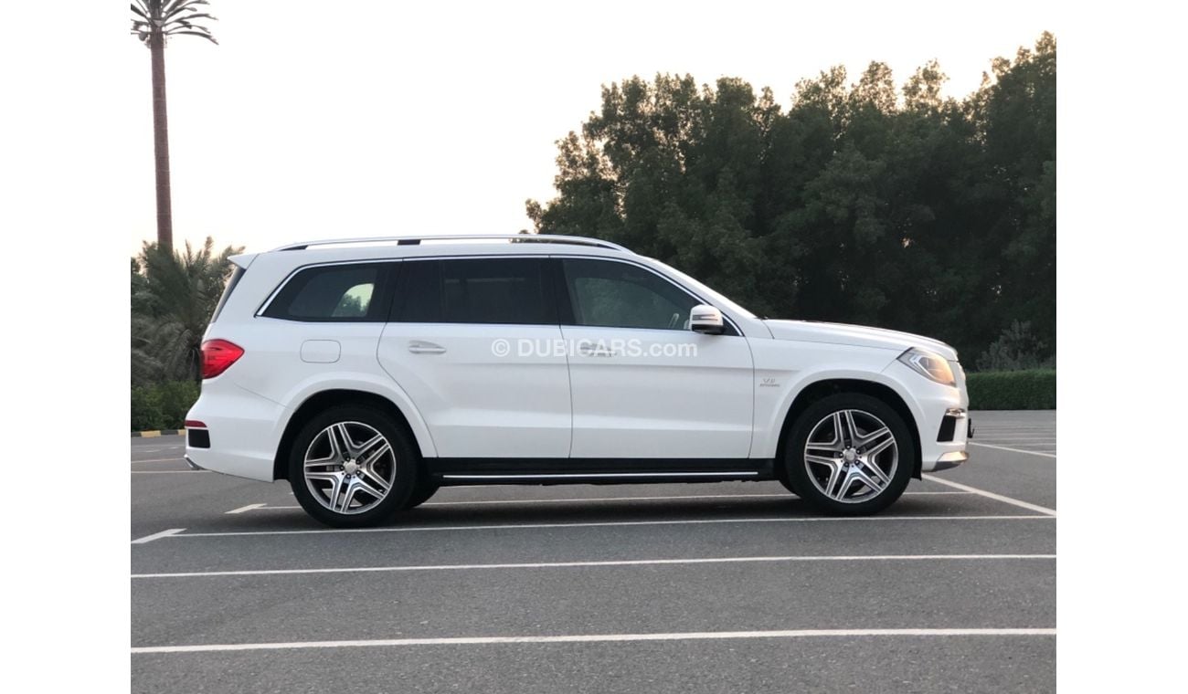 Mercedes-Benz GL 500 MODEL 2015 GCC CAR PERFECT CONDITION INSIDE AND OUTSIDE FULL OPTION PANORAMIC ROOF LEATHER SEATS BAC